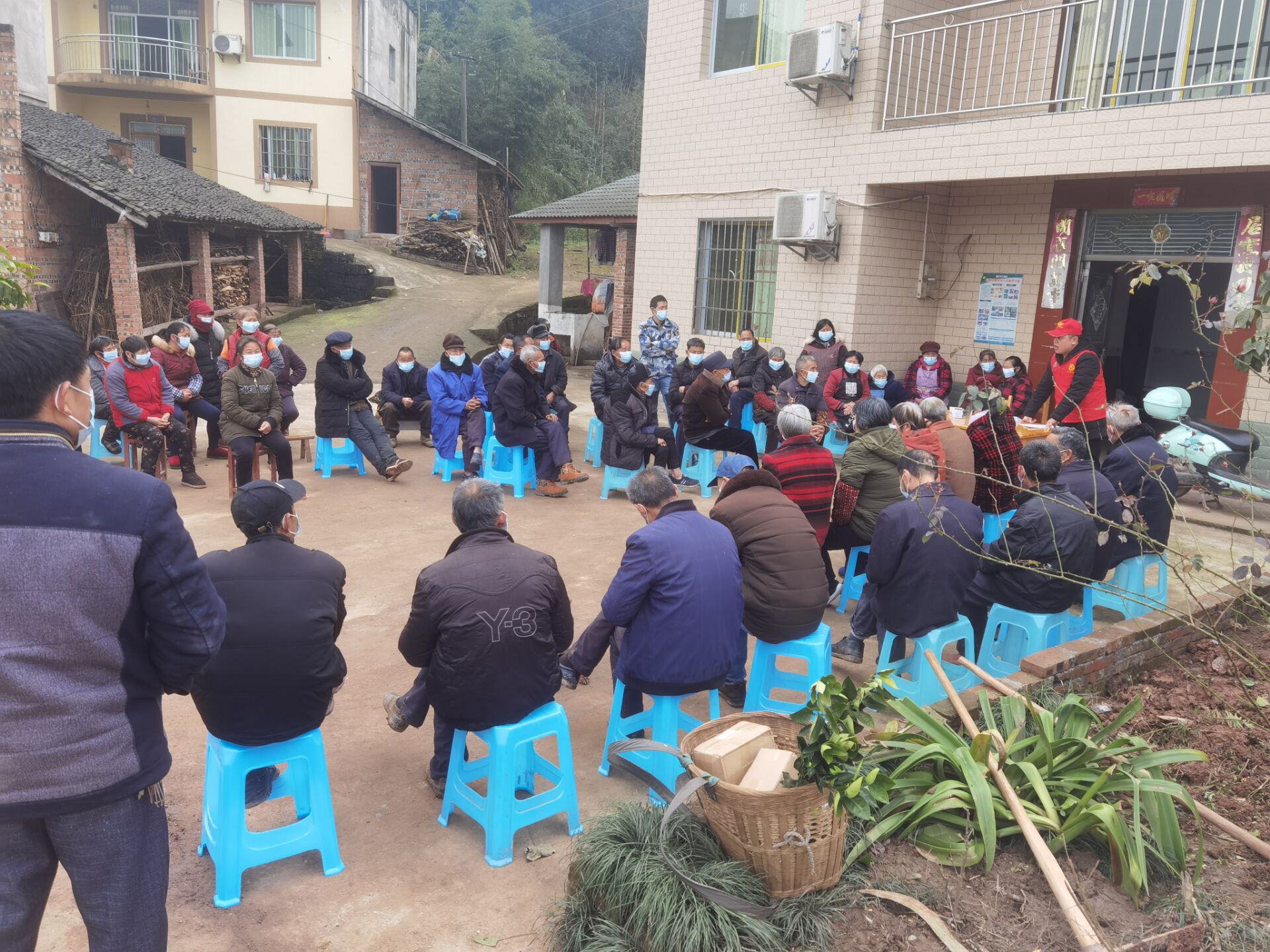 李市镇:筑牢疫情防控网 让群众平安祥和过春节